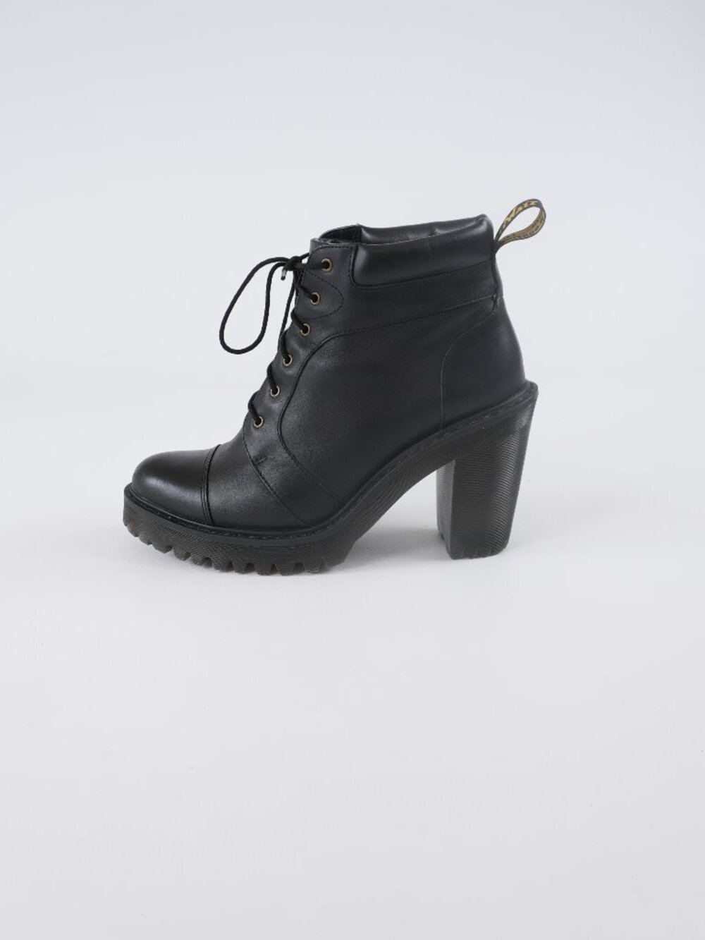 Dr. Martens Averil Black Leather Lace Up Heeled Ankle Boots US 10